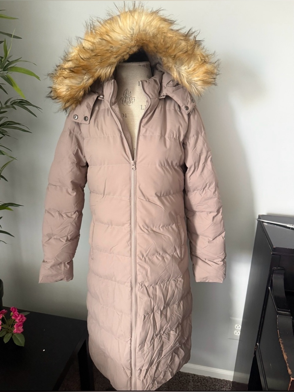 Parka coat size medium women Hooded Jacket Puffer Faux Fur Trim